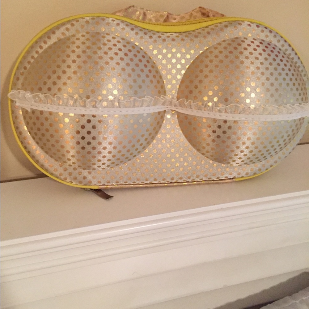 Great bra holder for those travelers